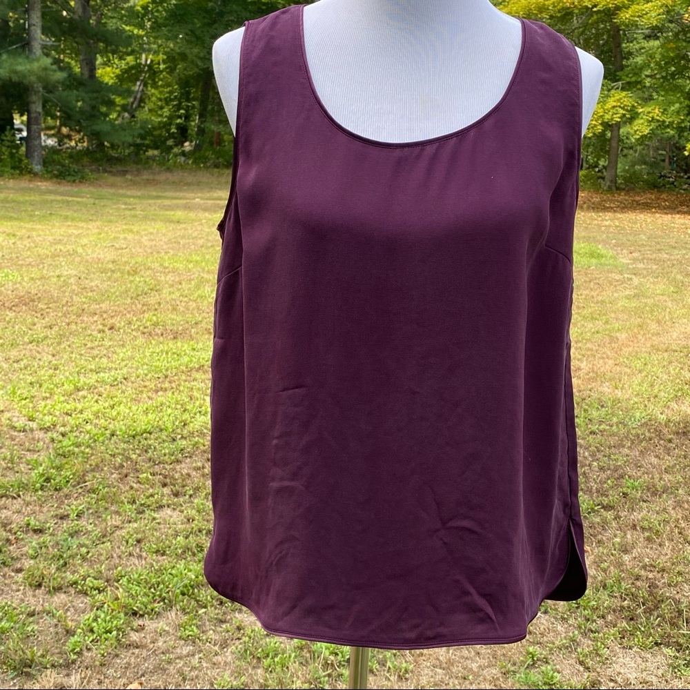 LAFAYETTE 148 NEW YORK TOP TANK BLOUSE PURPLE SILK KEYHOLE BACK SCOOPNECK SIZE L